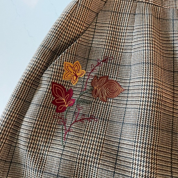 Vintage Harve Bernard Wool Plaid Midi Embroidered Brown Skirt Size 8 - Picture 4 of 9